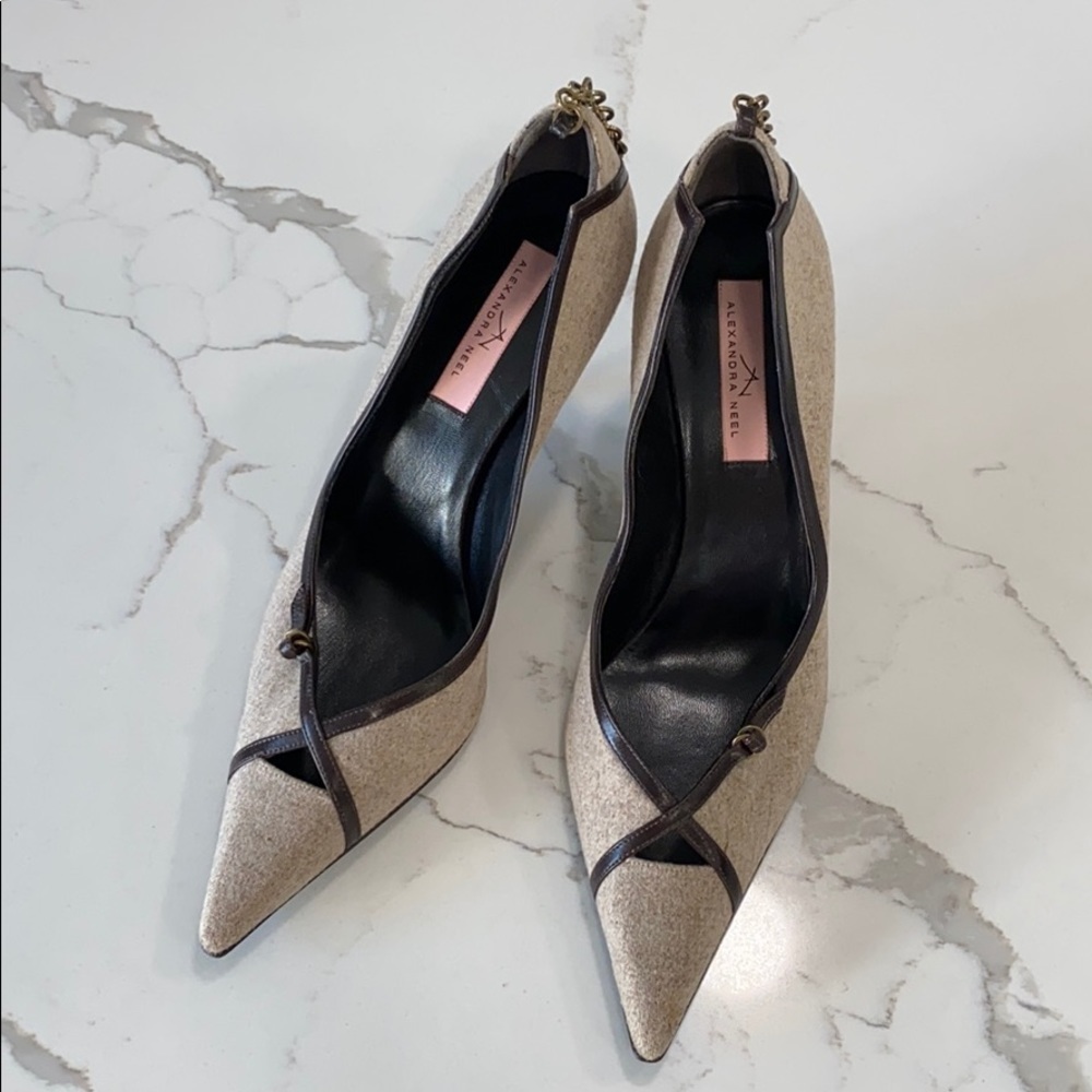 Alexandra Neel Pointed Toe Tweed With Chain 10.5